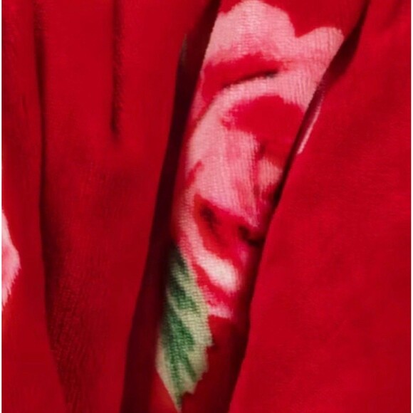 Rose Printed Plush Throw with Faux Shearling Reverse Ruffled Trim Red -Threshold - Picture 5 of 5